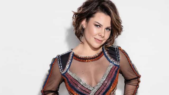 Fernanda Souza, ex-mulher de Thiaguinho, dá parabéns pelo namoro