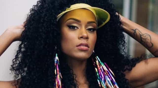 Rebecca festeja sucesso e prepara álbum, turnê nos EUA e estreia no cinema