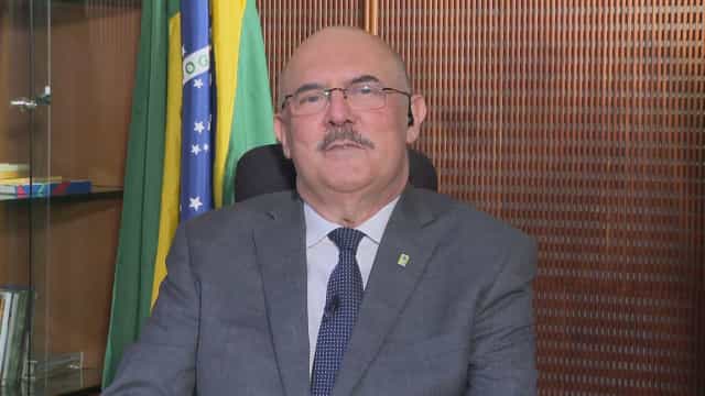 Denunciado por homofobia, ministro da Educação vai à TV promover ações do governo