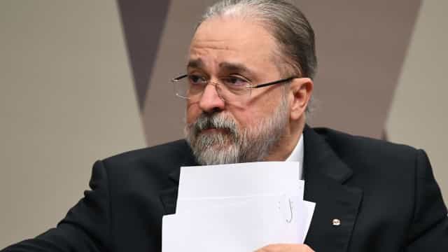 Augusto Aras testa positivo para covid-19
