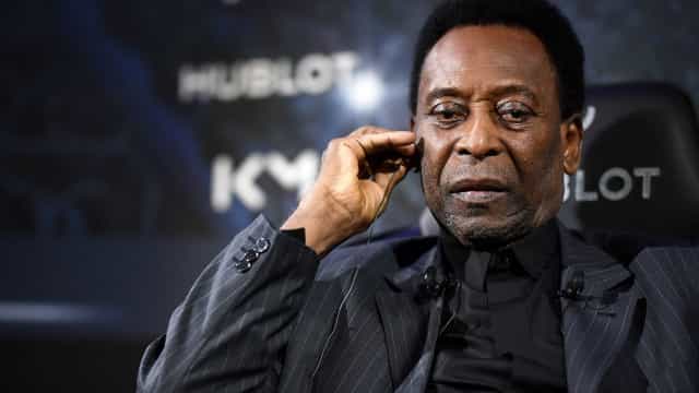 Pelé retorna a hospital para dar sequência a tratamento contra tumor