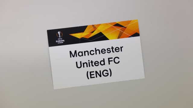 Manchester United rescinde contrato de patrocínio com companhia aérea russa