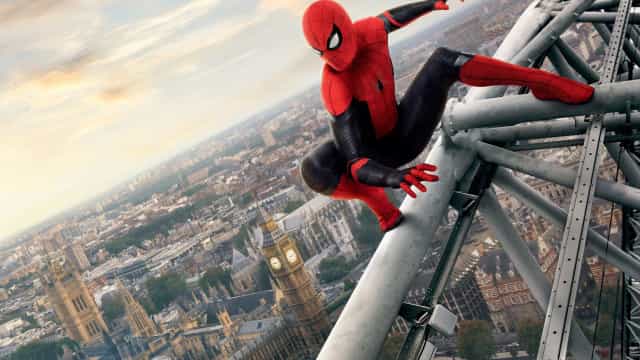 Tom Holland revela que um Homem-Aranha usou traseiro falso em filme