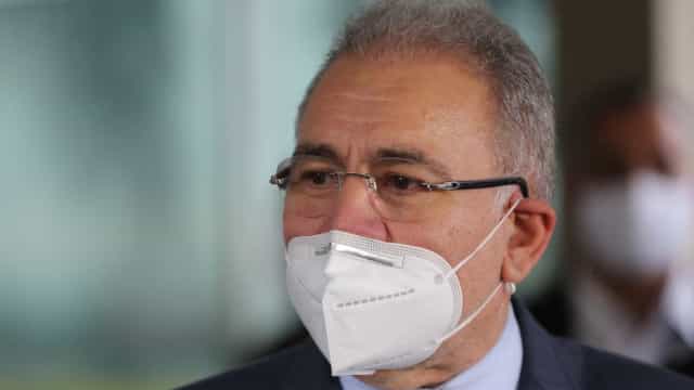 “Quem decide é o secretário”, diz Queiroga sobre uso do kit covid