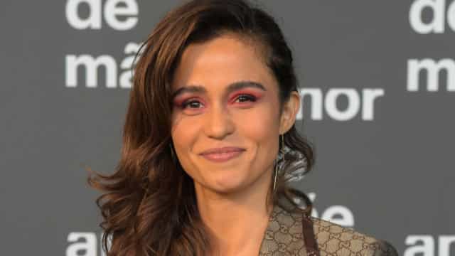 Nanda Costa faz vídeo divertido e emocionante sobre amamentação e pede ajuda