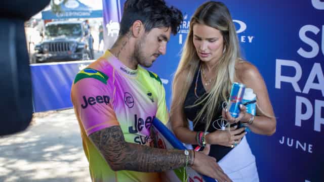 ‘Feliz por você’, diz Gabriel Medina a Yasmin Brunet em recado nas redes