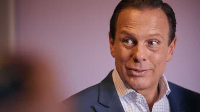 Gestão Doria garante vaga para crianças, mas adia o início das aulas