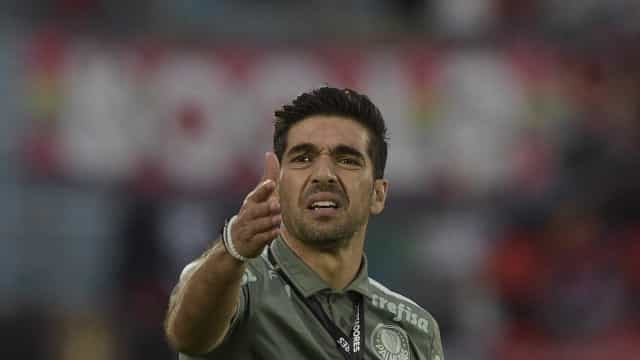 Abel diz que Palmeiras pode se igualar ao Chelsea na valentia e convida Guardiola