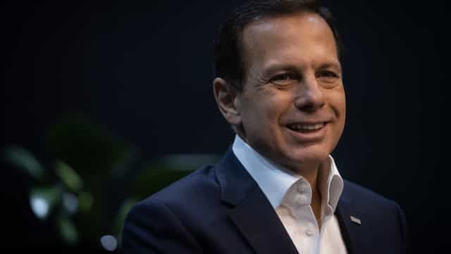 Doria anuncia aumento de 20% a policiais e profissionais de saúde pública