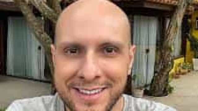 Repórter diz ao vivo no Mais Você que já beijou 15 pessoas no Carnaval