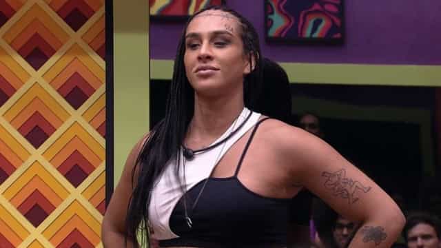 Anitta puxa mutirão em apoio a Lina no BBB 22