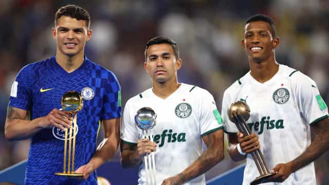 Thiago Silva ganha prêmio de melhor jogador do Mundial de Clubes