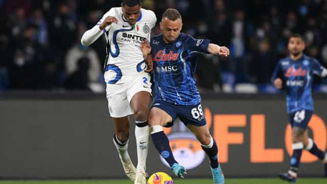 Inter busca empate com Napoli em jogo pela liderança e continua no topo na Itália