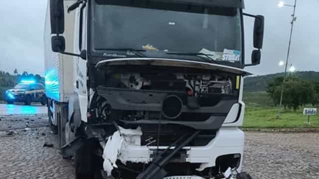 Cantor sertanejo morre após acidente com carreta na Bahia