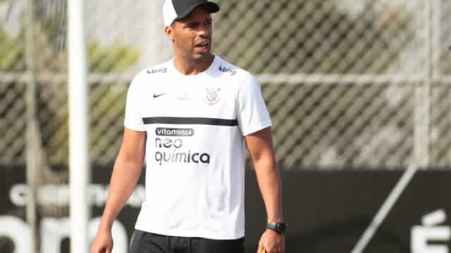 Fernando Lázaro confia em crescimento do Corinthians com quinteto entrosando
