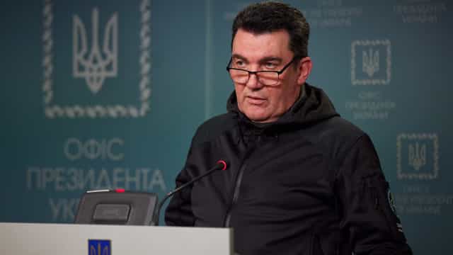 Presidente da Ucrânia diz que ações da Rússia violaram a soberania do país