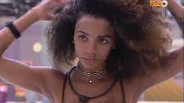 Brunna Gonçalves mostra cabelo natural pela 1ª vez no BBB 22 e é elogiada