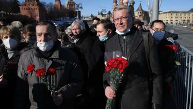 Polícia russa prende mais 900 por manifestação contra guerra na Ucrânia