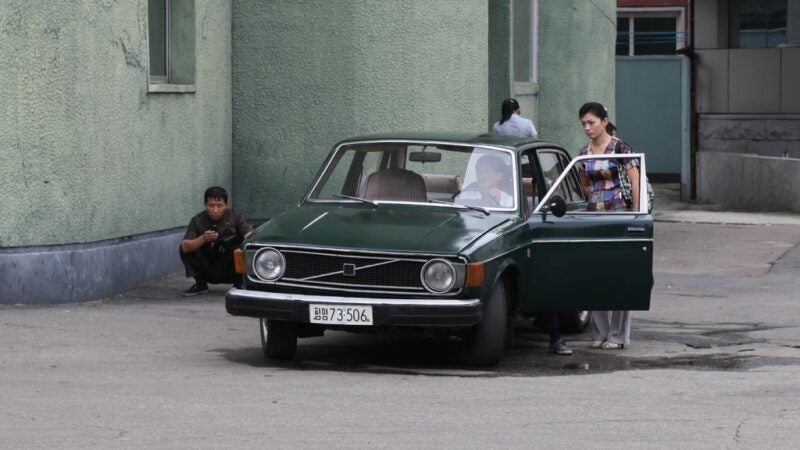 Coreia do Norte: Suécia ainda cobra os Volvo não pagos