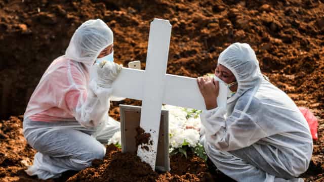 Covid-19: Número de mortes ultrapassa os seis milhões em todo o mundo