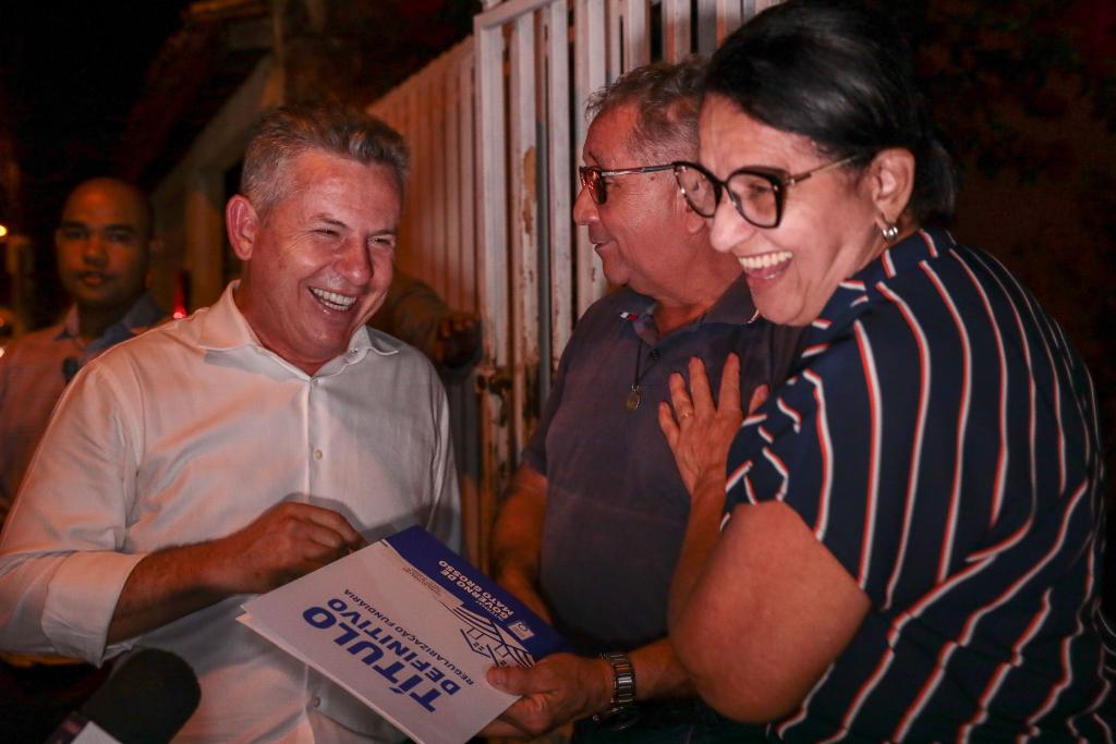 Governo MT resgata direito de moradores de Cuiabá com a entrega 969 títulos de imóveis registrados em cartório e totalmente gratuitos