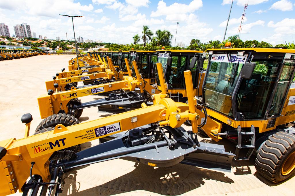 Governo entrega máquinas e equipamentos para municípios e associações de MT nesta sexta-feira (25); investimento chega a R$ 103,7 milhões