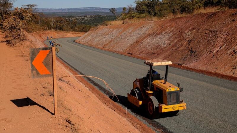 Governo de MT firma convênios para investir R$ 89,9 milhões em obras de infraestrutura e aquisição de máquinas e insumos