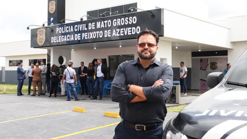 Claudinei destina emenda e prestigia a entrega da nova Delegacia de Peixoto de Azevedo
