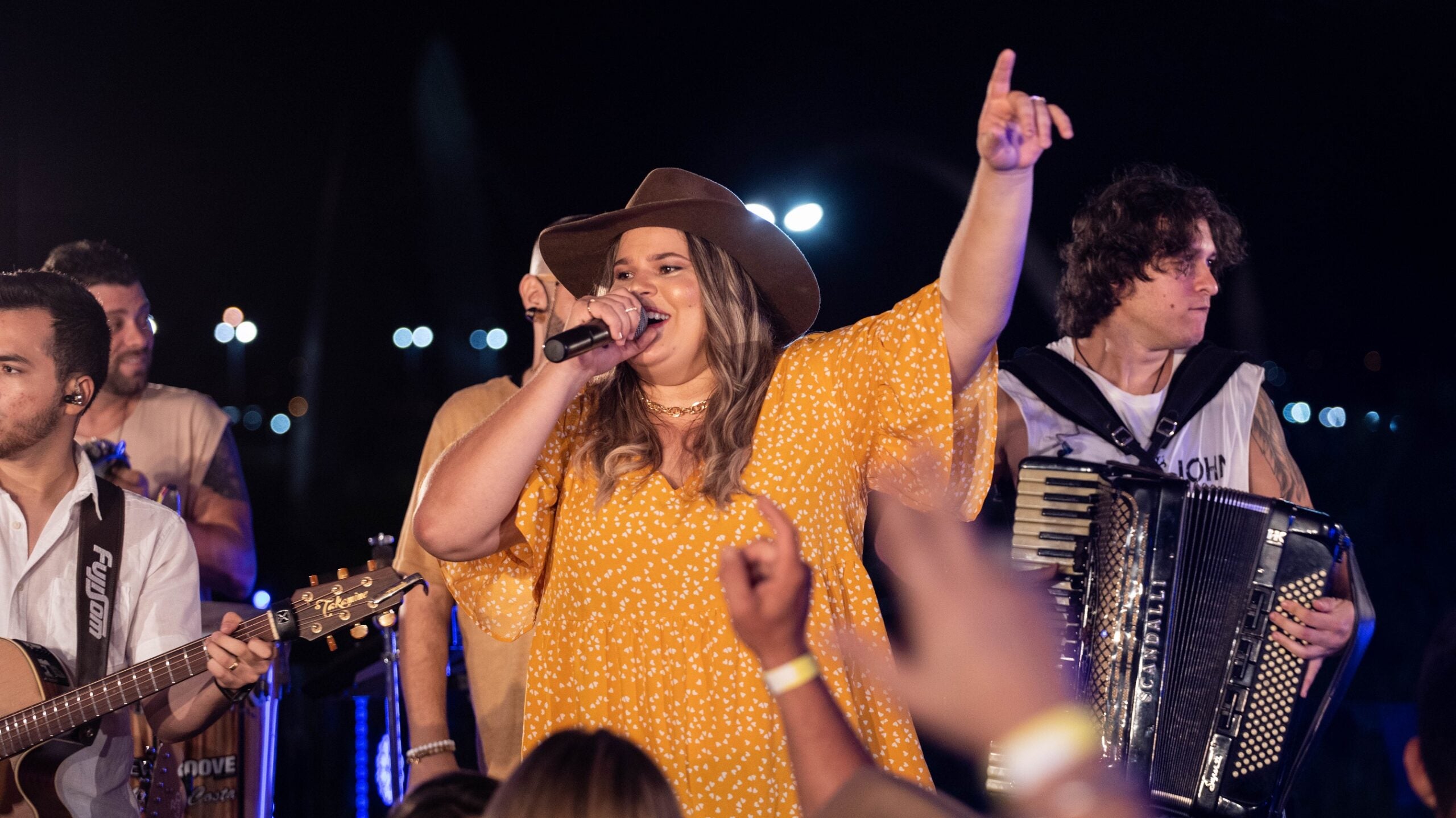DVD de Lia Almeida em Brasília atrai olhares do meio sertanejo