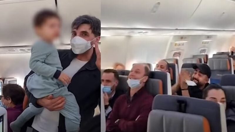 Passageiros de voo acalmam criança cantando Baby Shark [vídeo]
