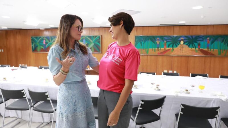 Primeira-dama participa do lançamento “Brasil pra Elas” com presidente Jair Bolsonaro