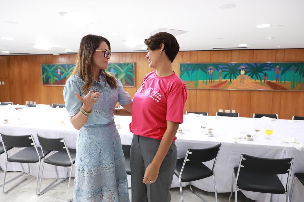 Primeira-dama participa do lançamento “Brasil pra Elas” com presidente Jair Bolsonaro