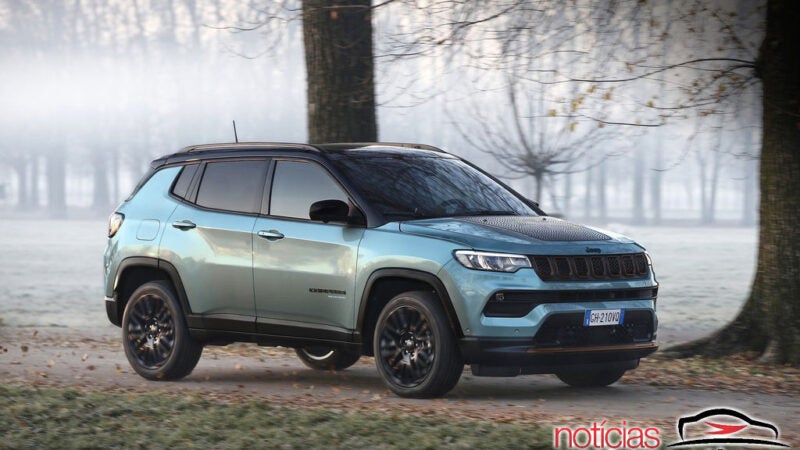 Jeep Compass híbrido plug-in chega no dia 4 de abril
