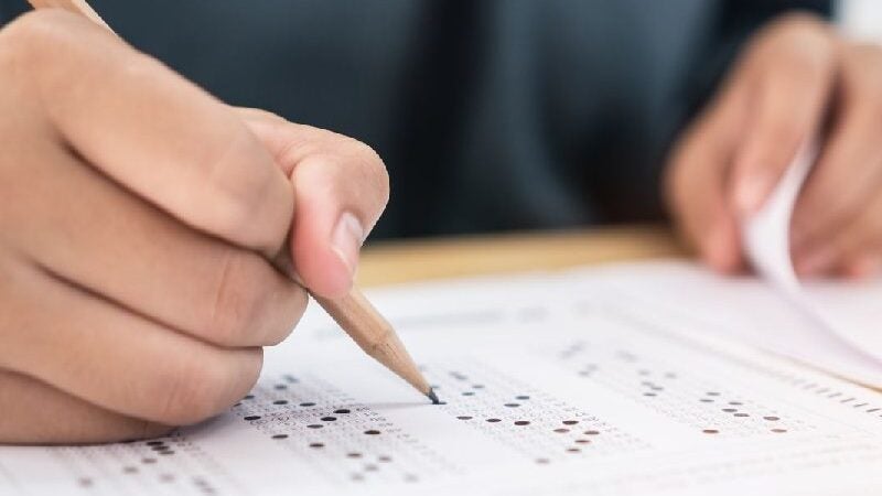 Mais de 100 concursos públicos abertos. Salários até R$ 27 mil