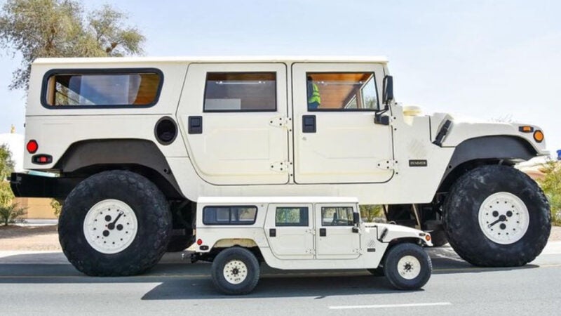 Maior Hummer H1 do mundo é tão grande quanto uma casa