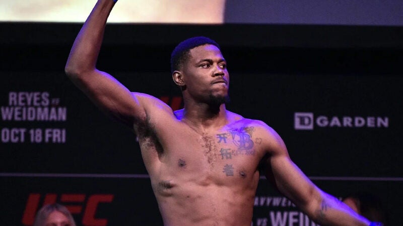 Lutador do UFC desarma atirador em restaurante e evita tragédia