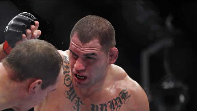 Ex-campeão do UFC é detido nos Estados Unidos por tentativa de homicídio