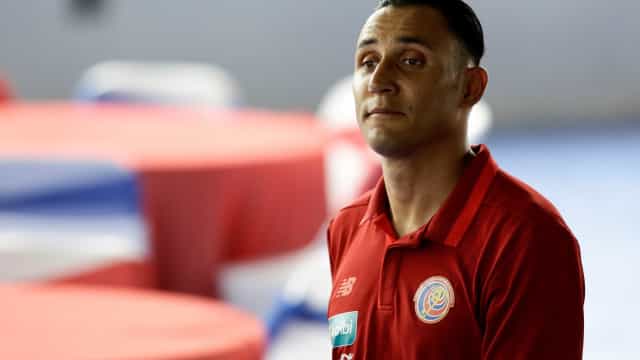Keylor Navas, goleiro do PSG, e esposa acolhem 30 refugiados ucranianos em casa