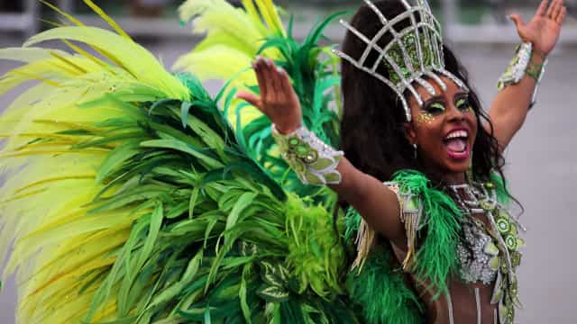 Escolas de samba do Rio começam a ensaiar domingo no Sambódromo