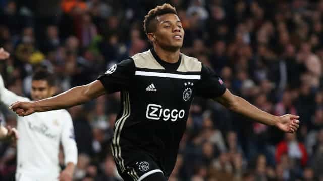 ‘Dois dias e meio de desespero’, diz David Neres ao anunciar saída da Ucrânia