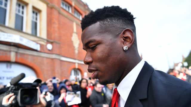 Pogba tem casa assaltada com os filhos dentro durante jogo do United