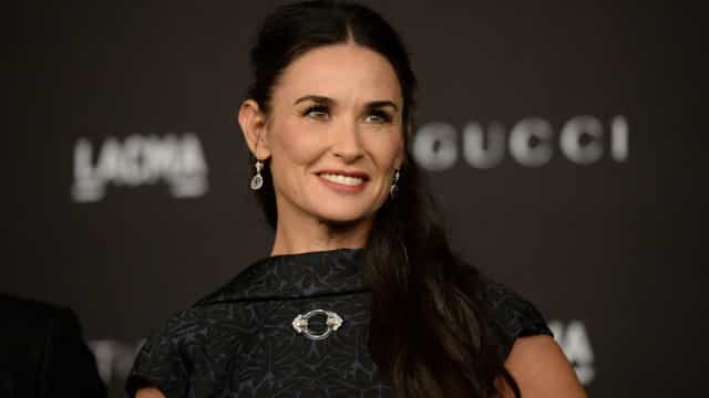 Demi Moore parabeniza Bruce Willis e agradece pela ‘família misturada’