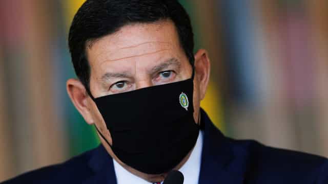 Não vai mudar nada na Petrobras, diz Mourão