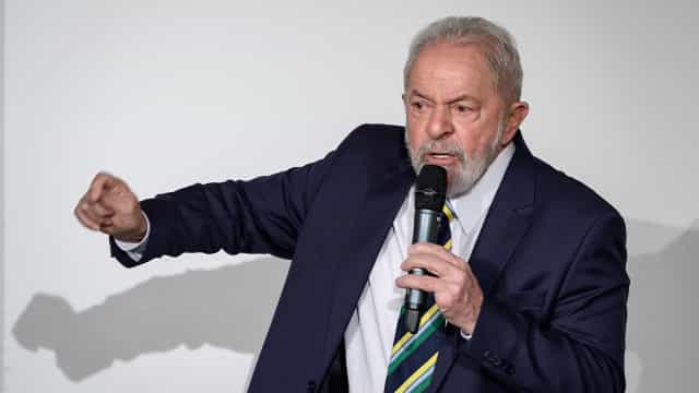 Lula compara Petrobras a Jesus Cristo e diz que estatal foi ‘crucificada’