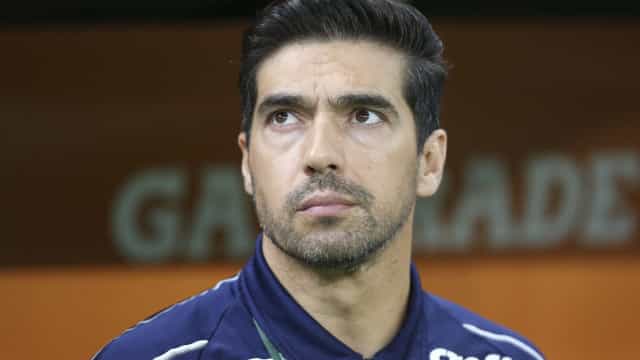 Deyverson sabe que errou e pediu desculpas ao grupo, revela Abel Ferreira