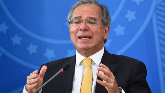 Crise de semicondutores faz Guedes estudar fabricação nacional