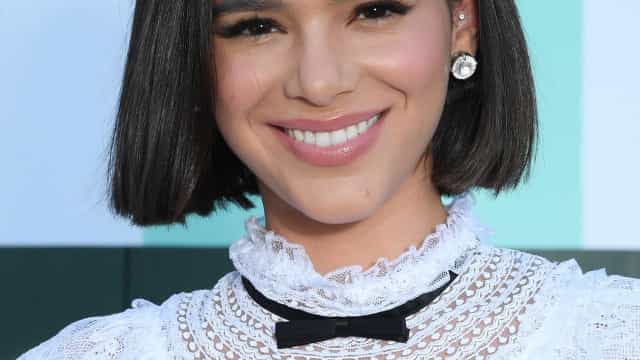 Marquezine chora ao falar sobre carinho após conquista internacional