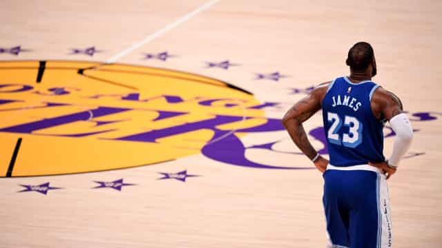 LeBron faz 50 contra Wizards e continua saga para evitar vexame dos Lakers