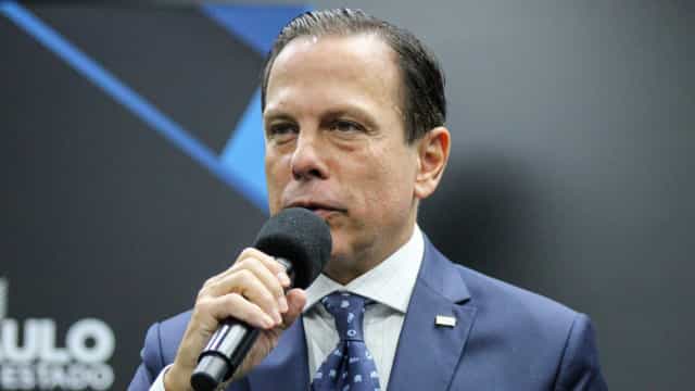 Doria acaba com obrigatoriedade de uso de máscaras em ambientes fechados em SP