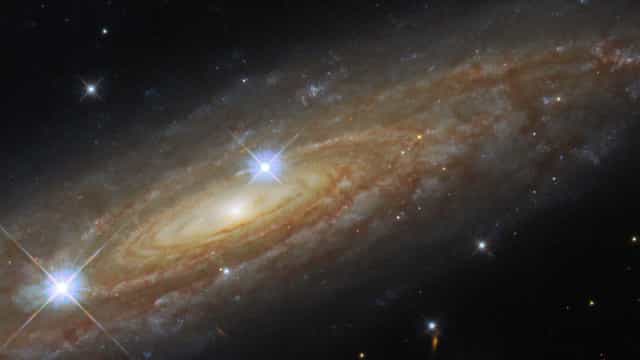 Hubble bate recorde e detecta estrela mais distante já vista